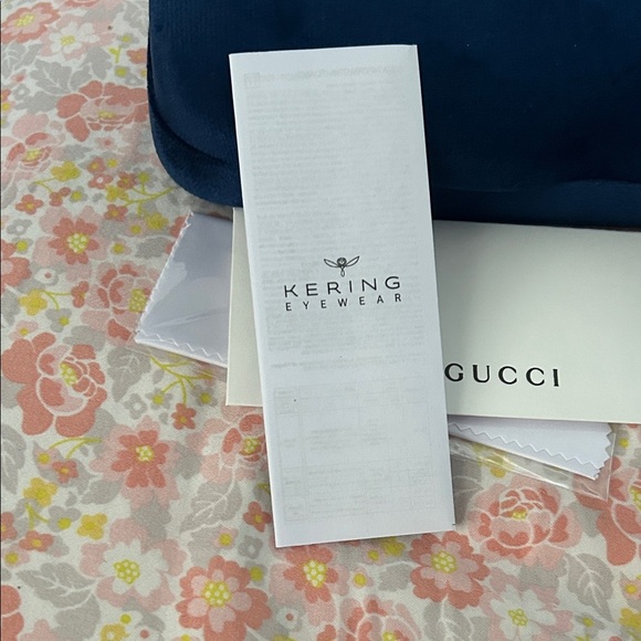 Authentic Gucci Black Sunglasses with Gold GG Accents GG0956S - Picture 4 of 8